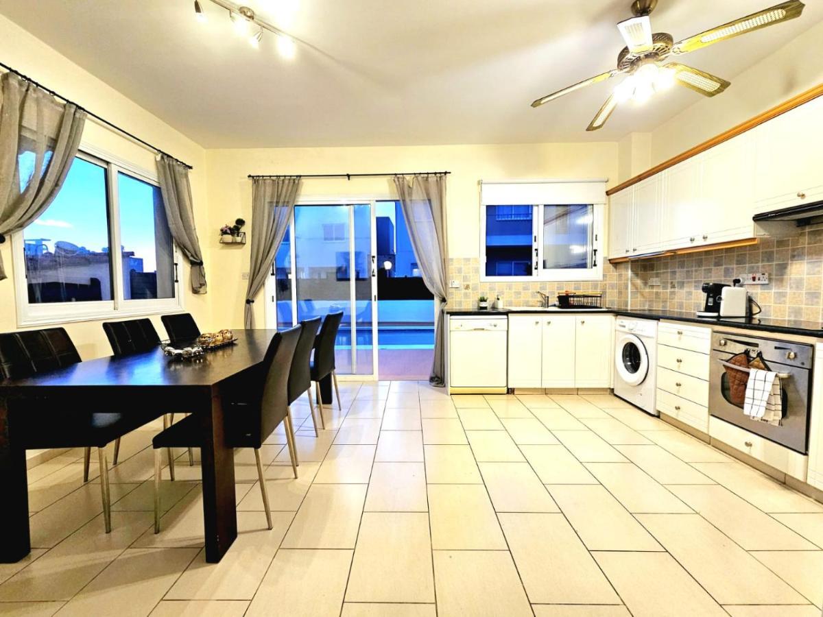 Spacious Villa With Private Pool Paphos Exterior foto
