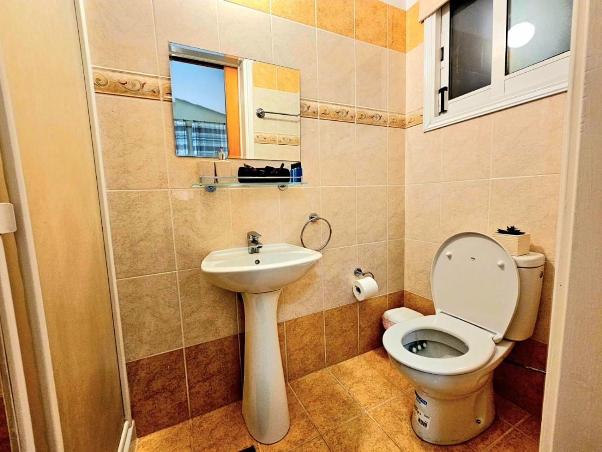 Spacious Villa With Private Pool Paphos Exterior foto